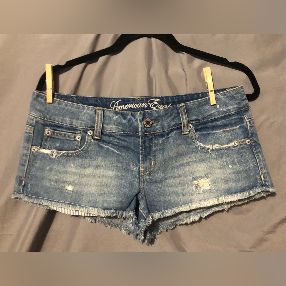 American Eagle Denim Low Rise Shorts women’s Size 6